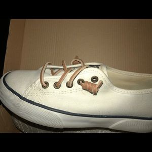 Sperry white sneaker women’s
